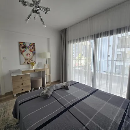 Apartment Caesar & New! 1 Bedroom With Superb Balcony
