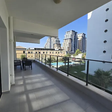 Caesar & New! 1 Bedroom With Superb Balcony *