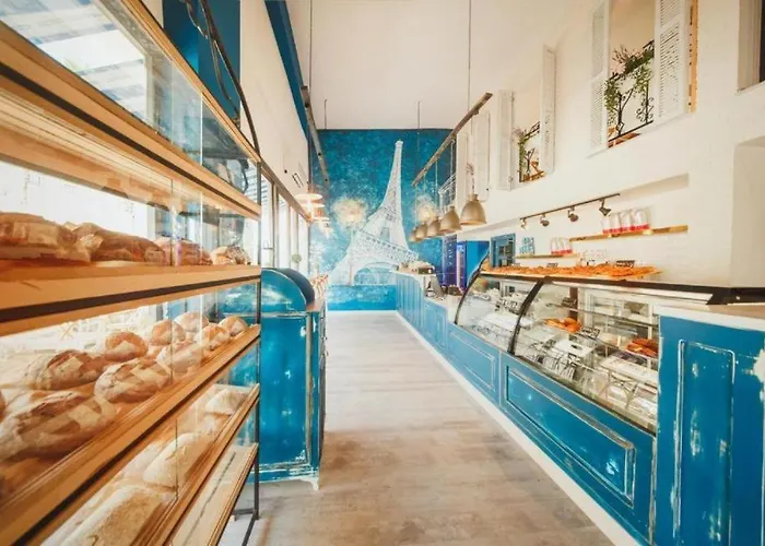 Luxury With Pool View At Caesar Apartament